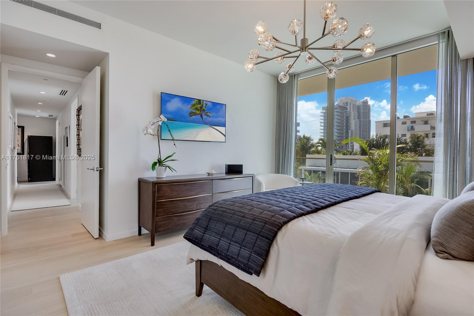 300 Collins Ave # 4D