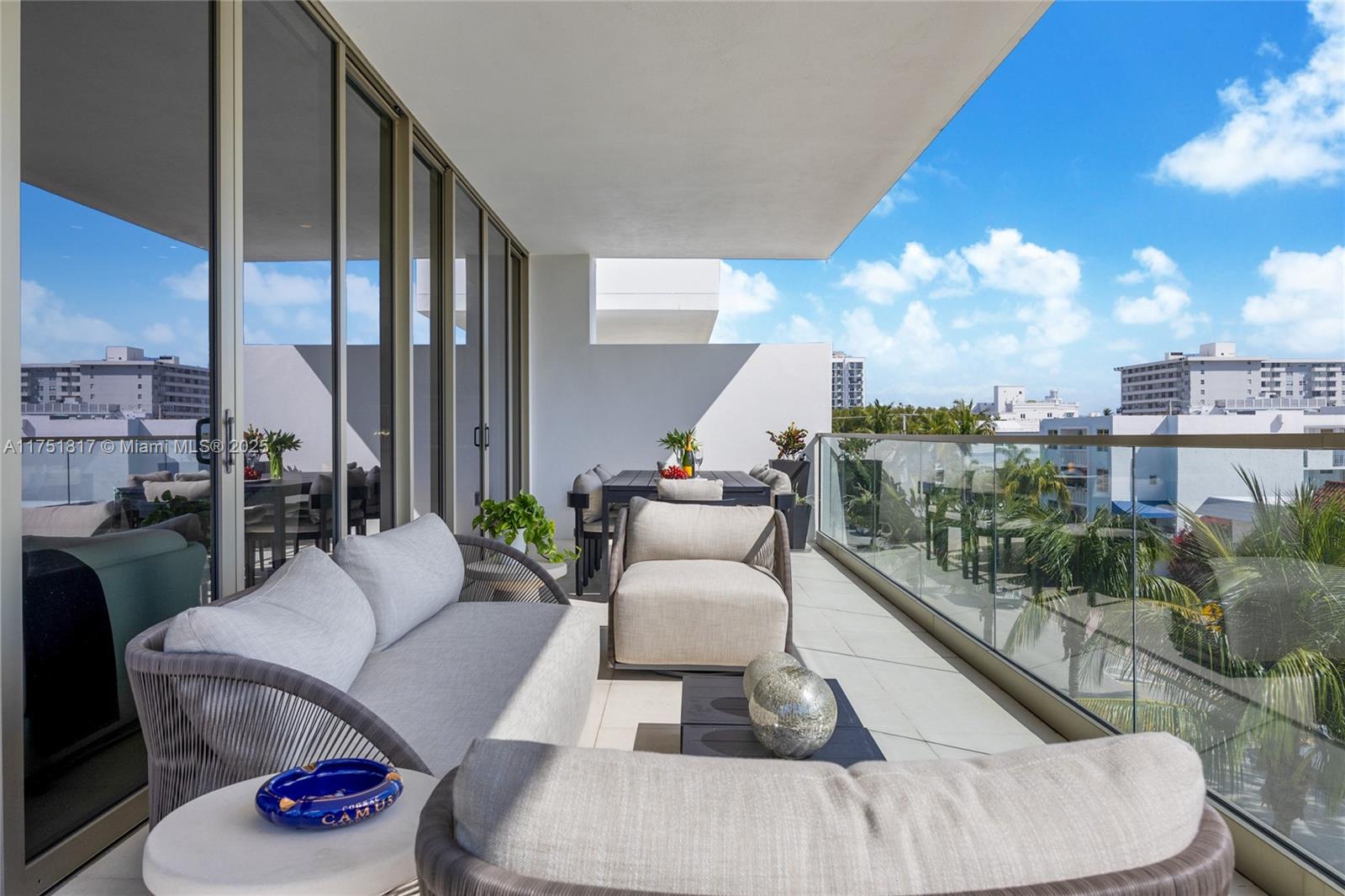 300 Collins Ave # 4D
