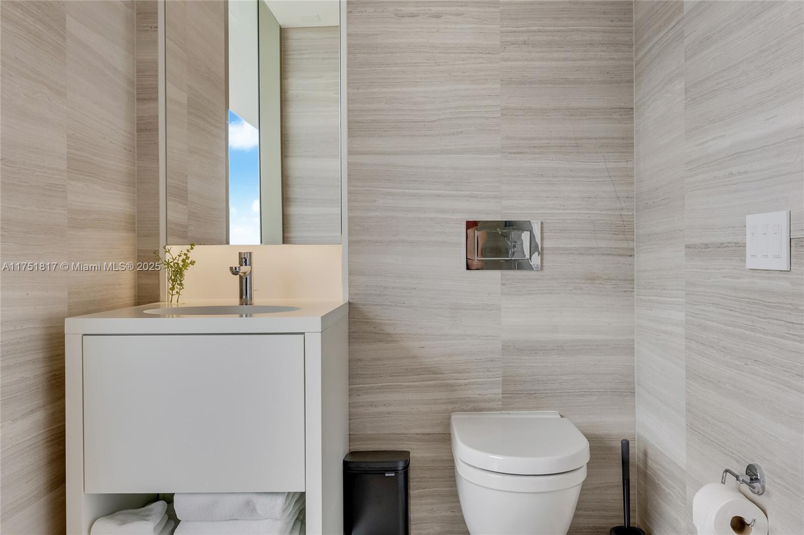 300 Collins Ave # 4D