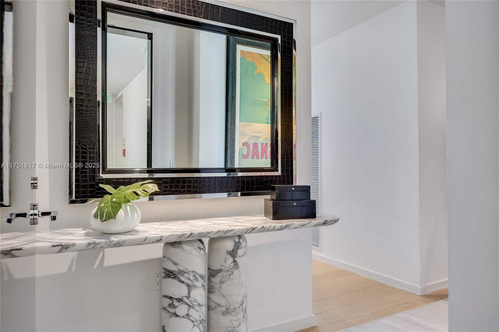 300 Collins Ave # 4D