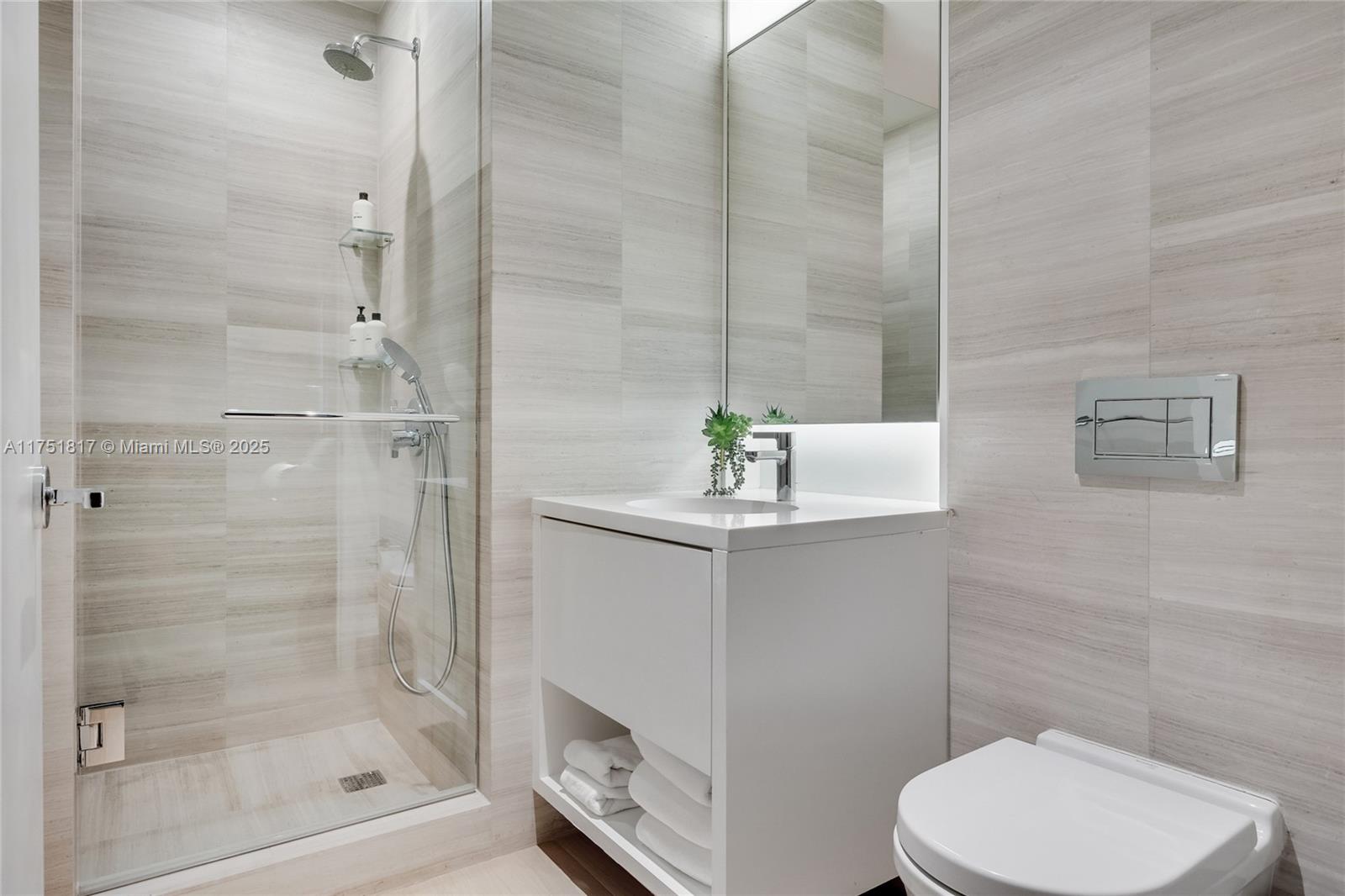 300 Collins Ave # 4D