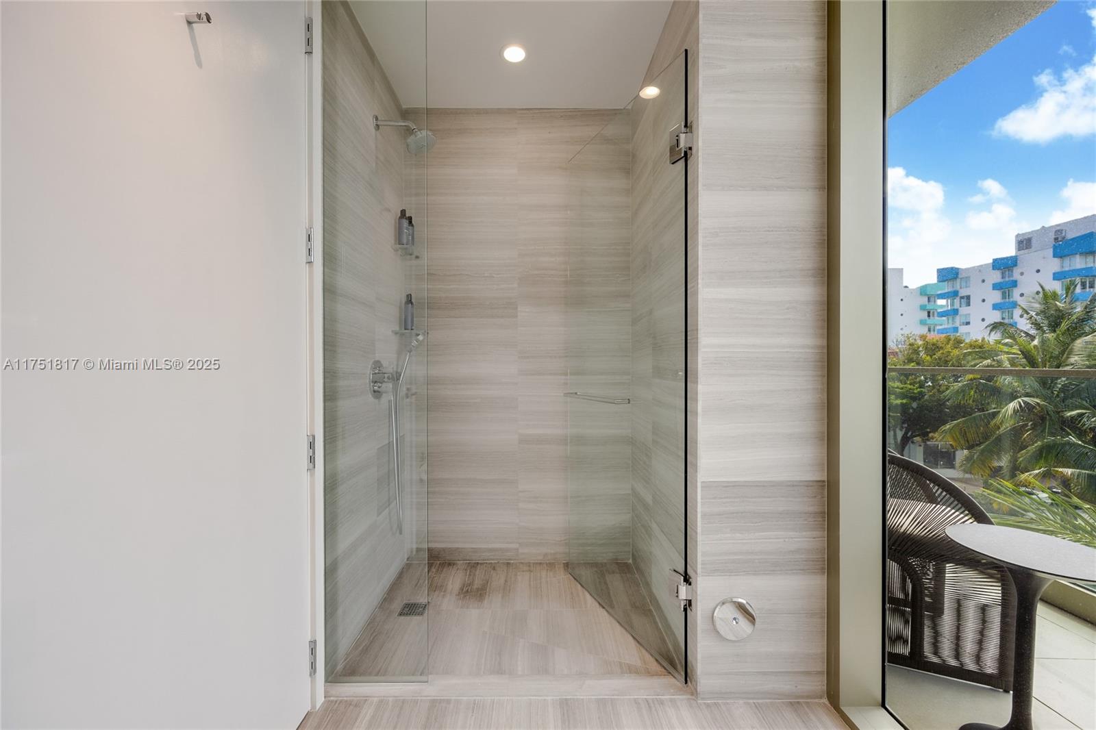 300 Collins Ave # 4D