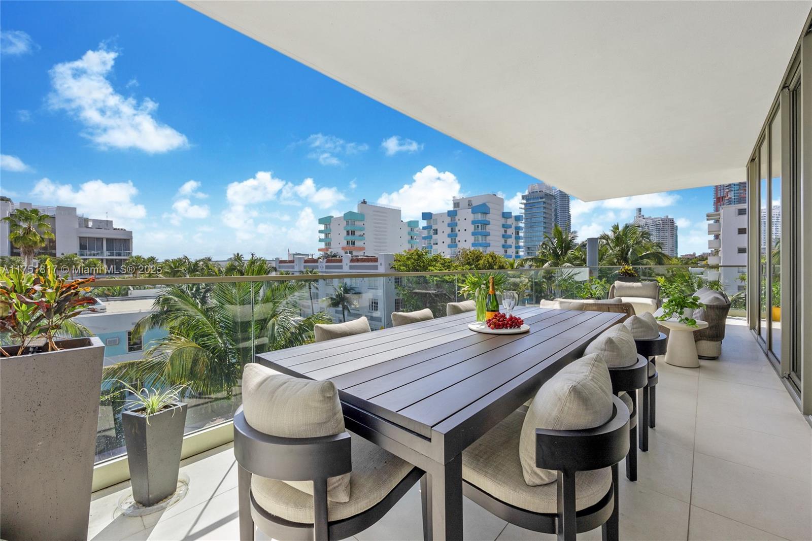 300 Collins Ave # 4D