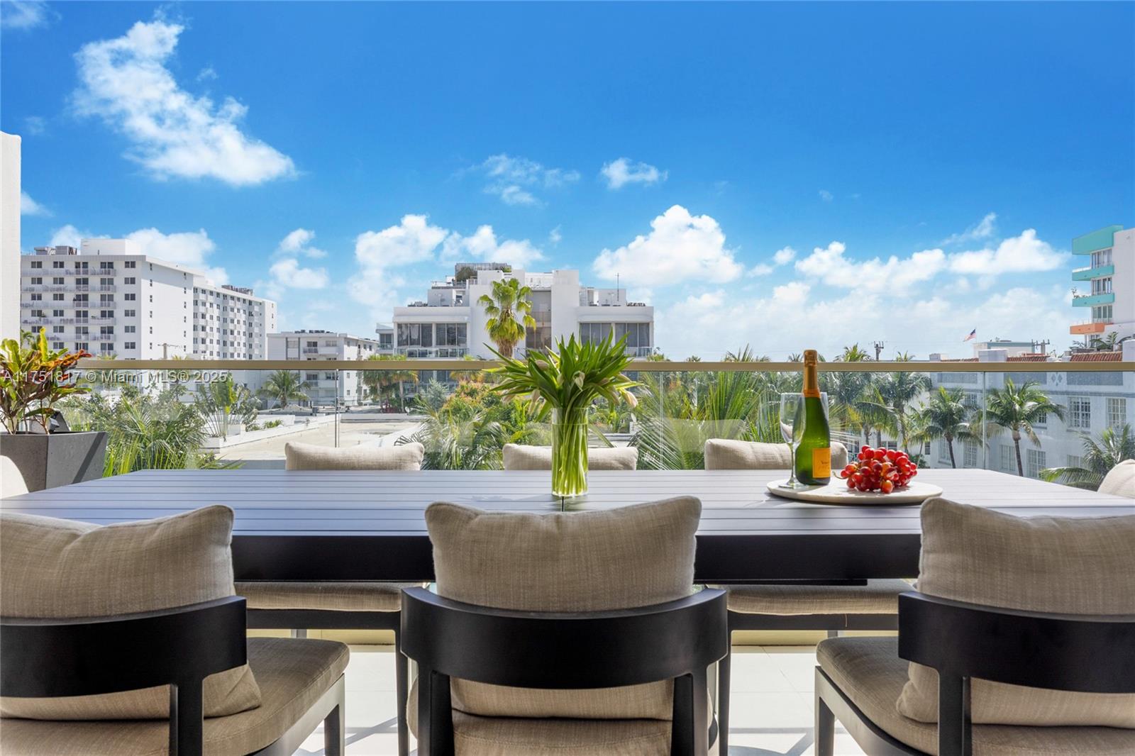 300 Collins Ave # 4D
