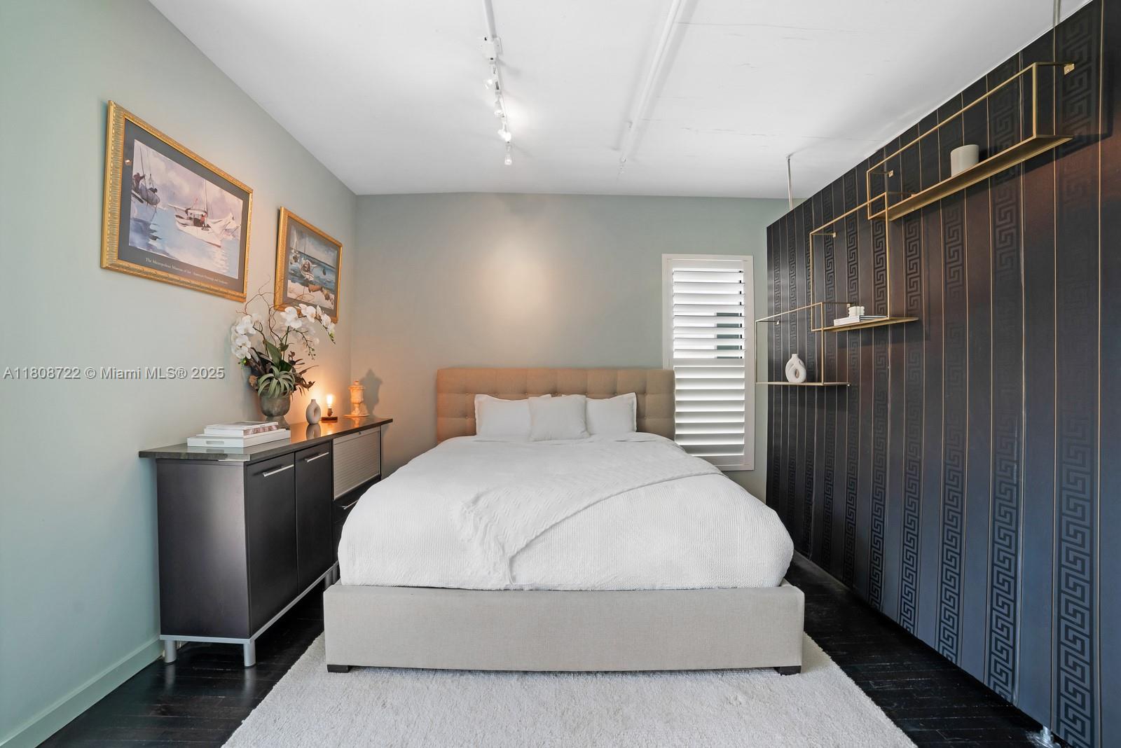 1700 Meridian Ave # 304