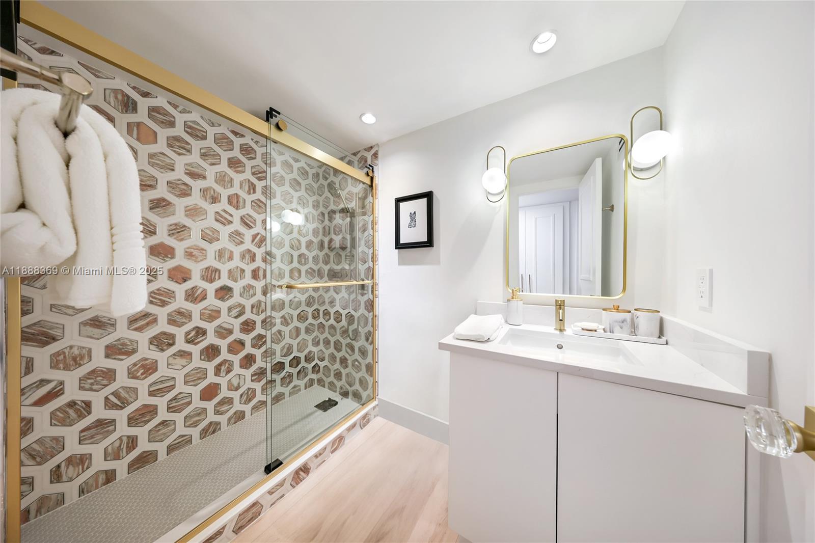 1450 Lincoln Rd # 606