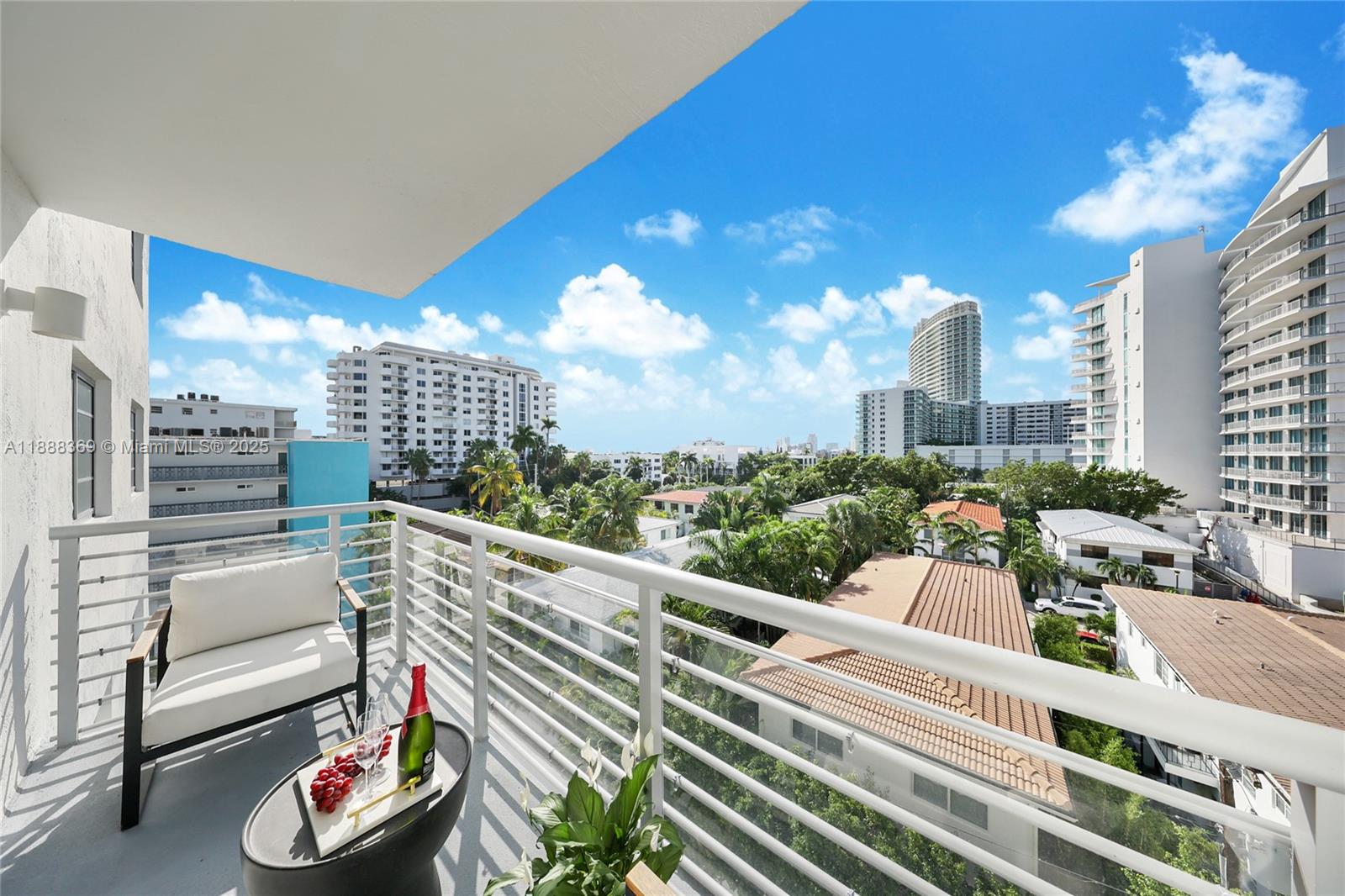 1450 Lincoln Rd # 606