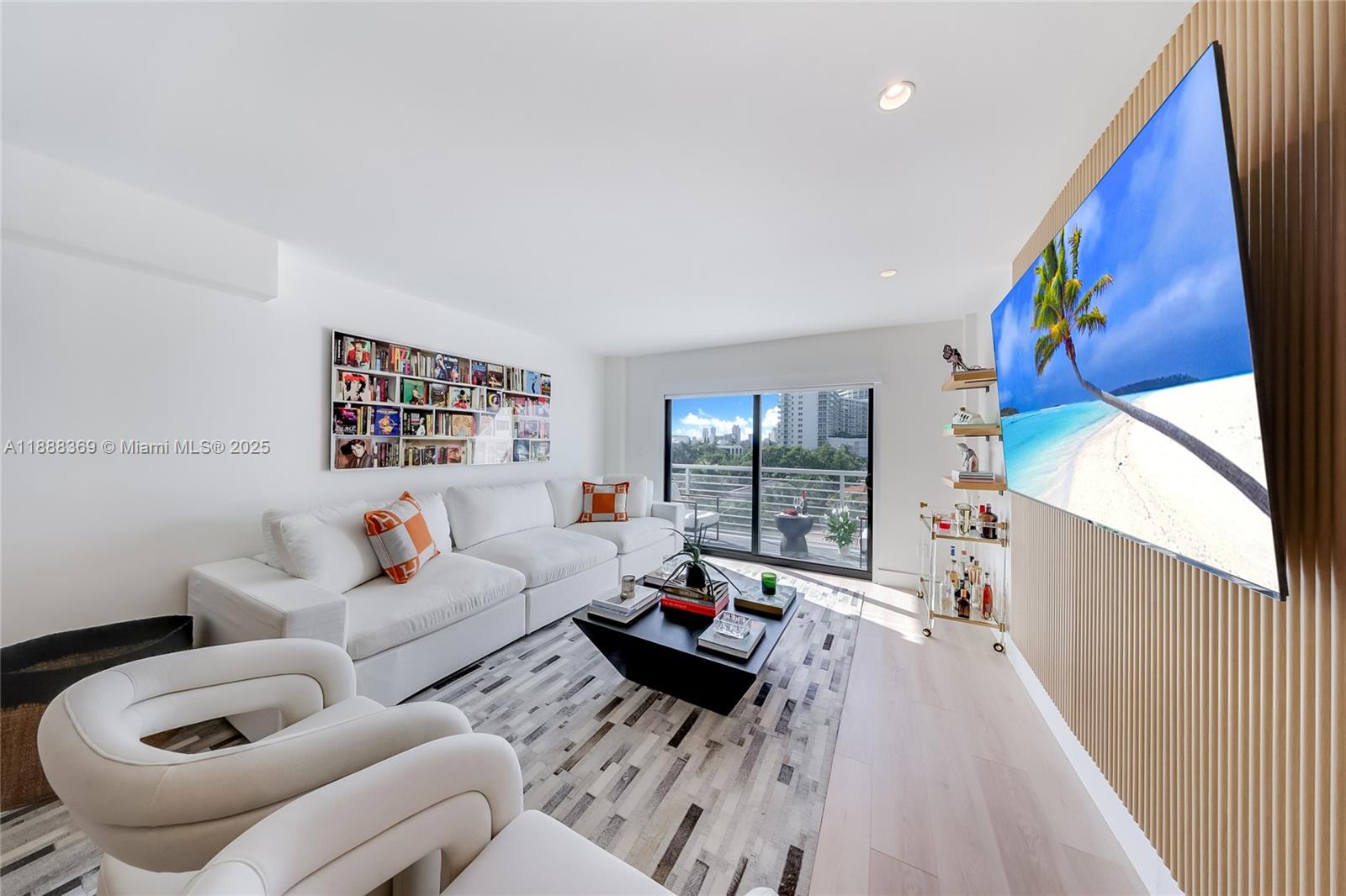 1450 Lincoln Rd # 606
