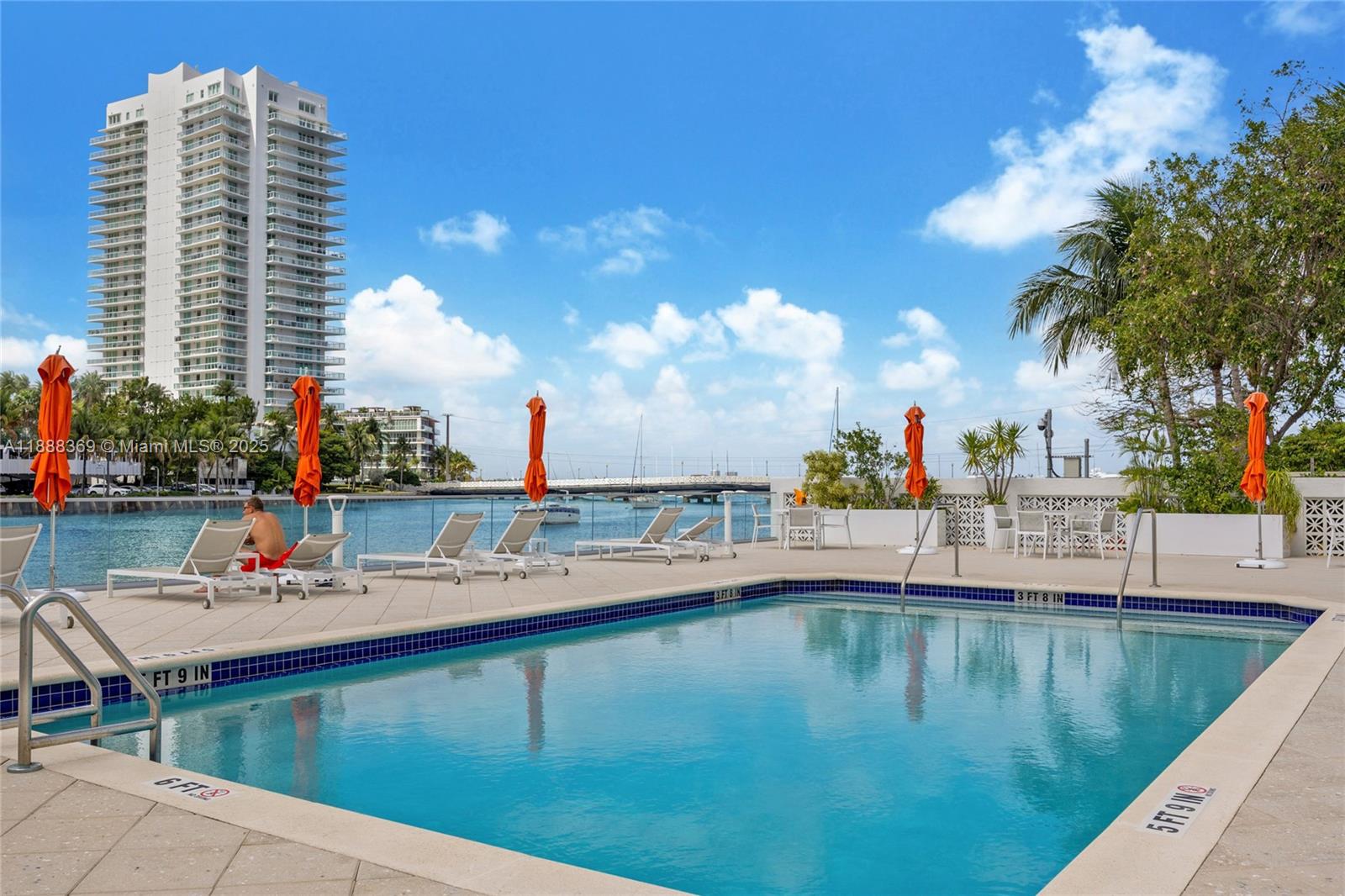 1450 Lincoln Rd # 606