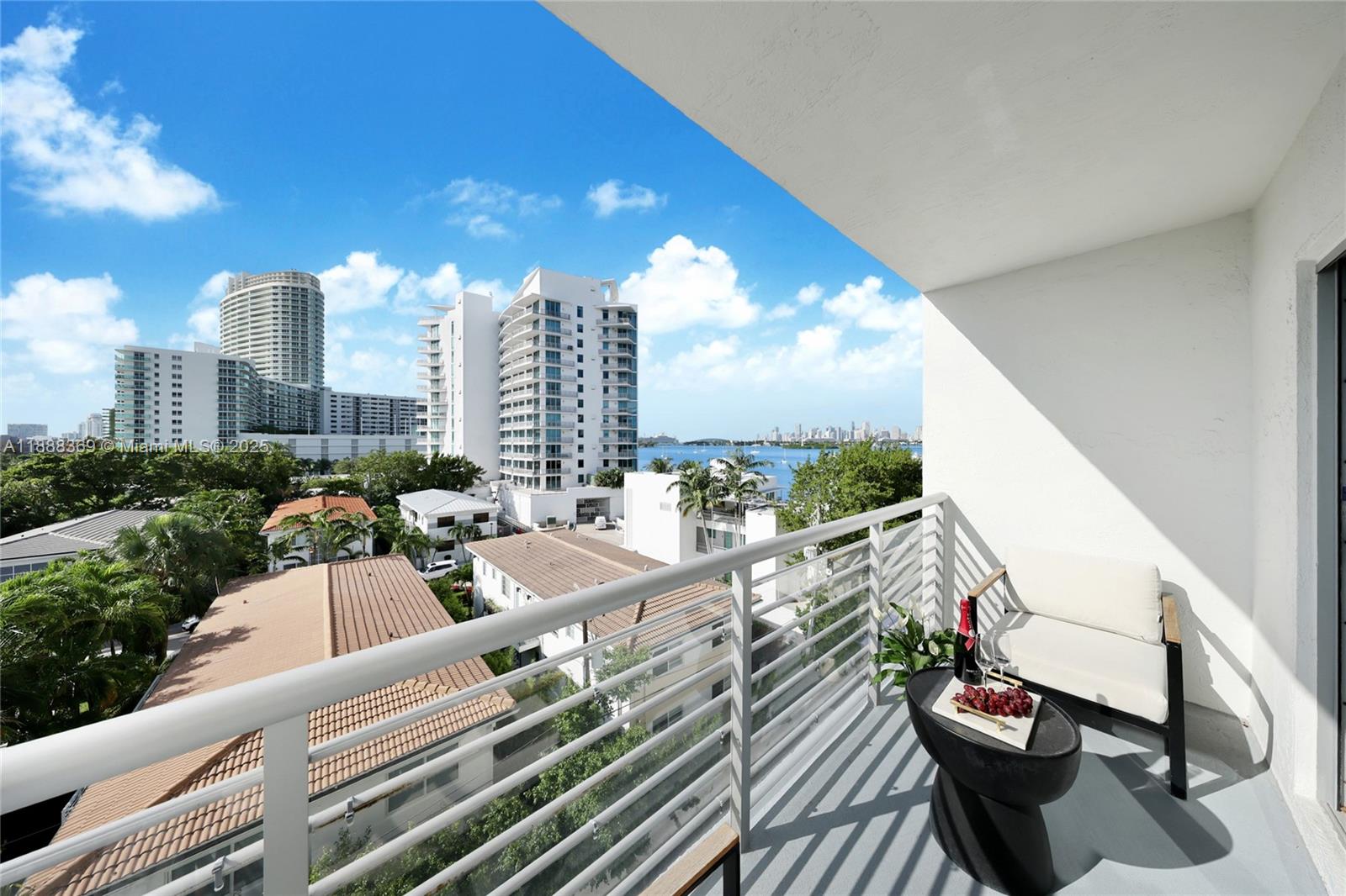 1450 Lincoln Rd # 606