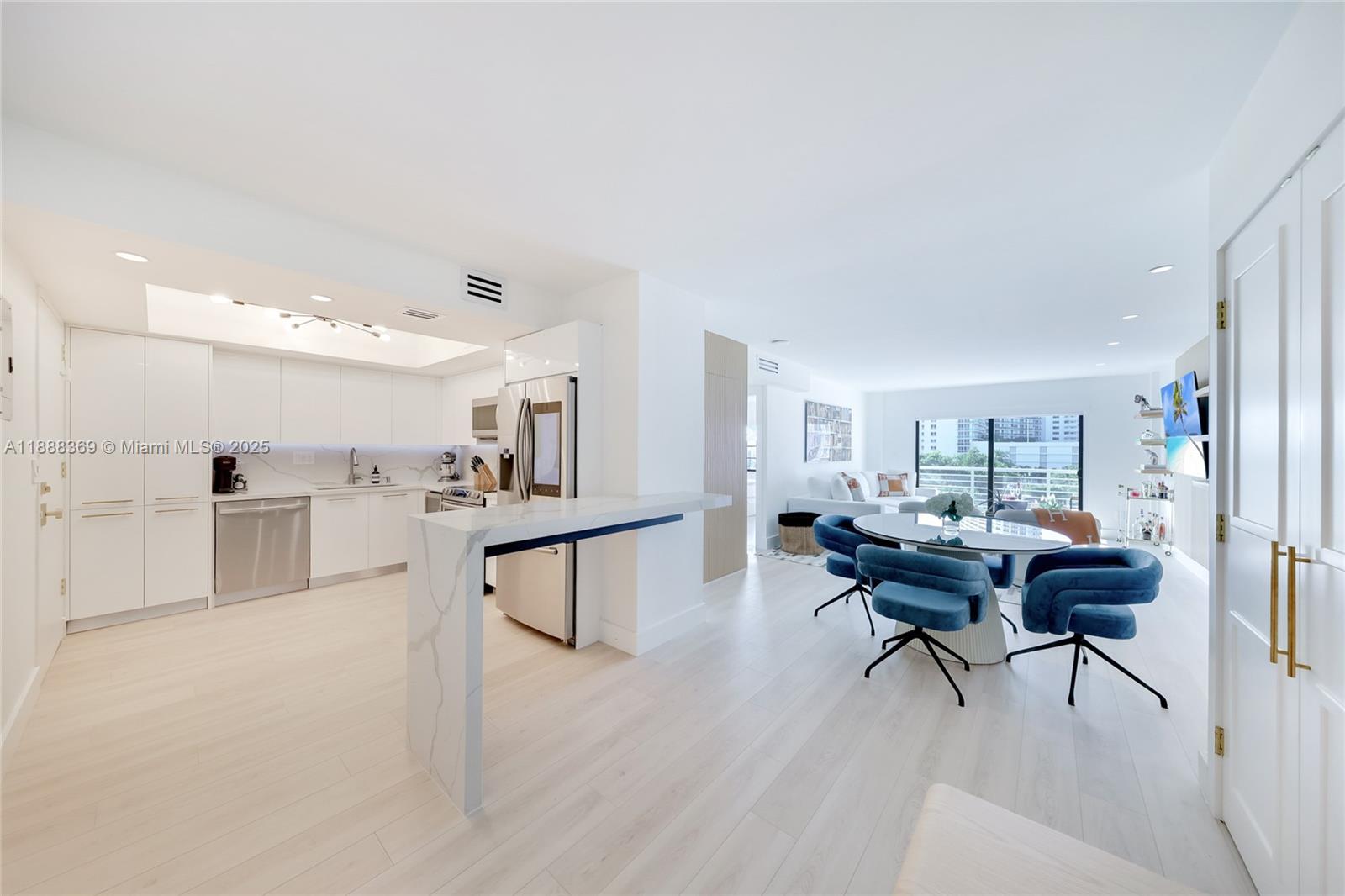 1450 Lincoln Rd # 606