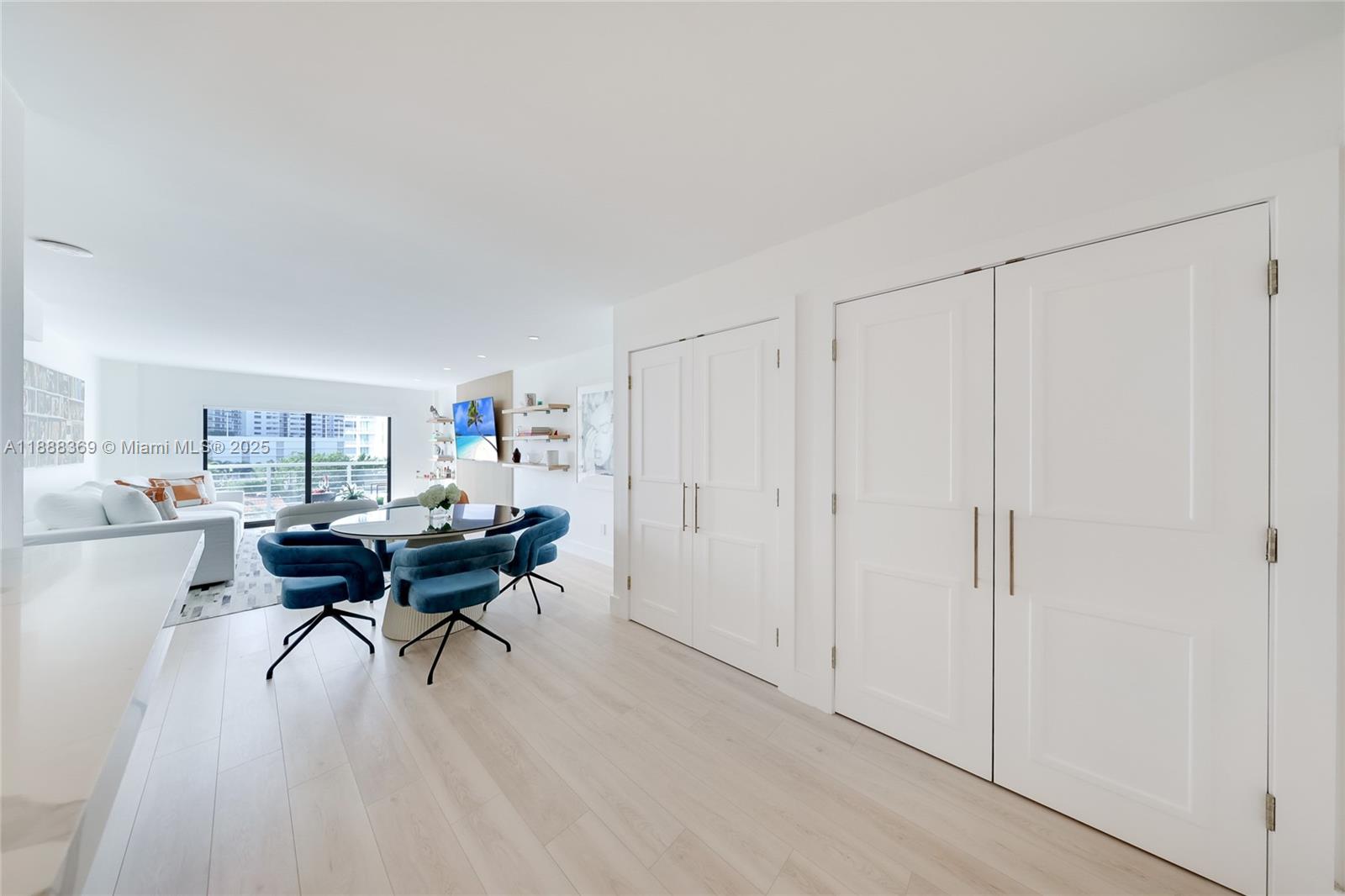 1450 Lincoln Rd # 606