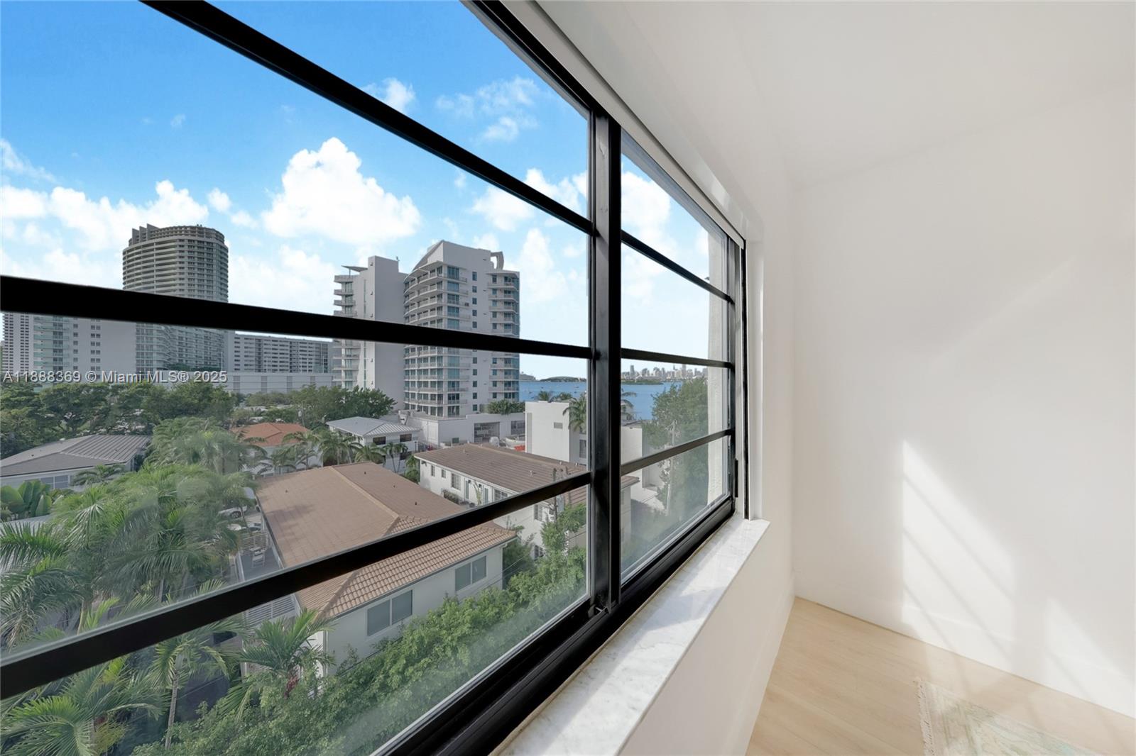 1450 Lincoln Rd # 606