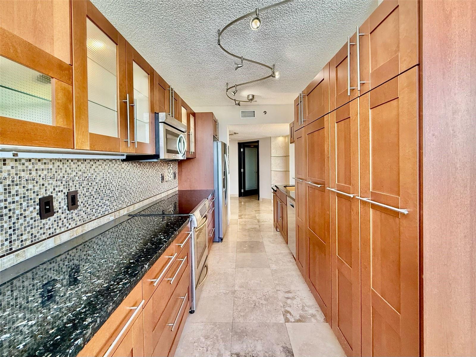 6422 Collins Ave # 1403
