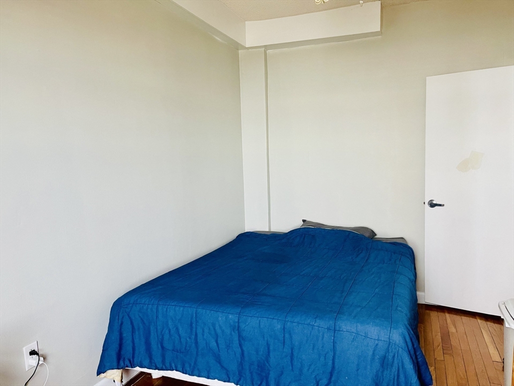 285 Lynn Shore Dr Unit: 207
