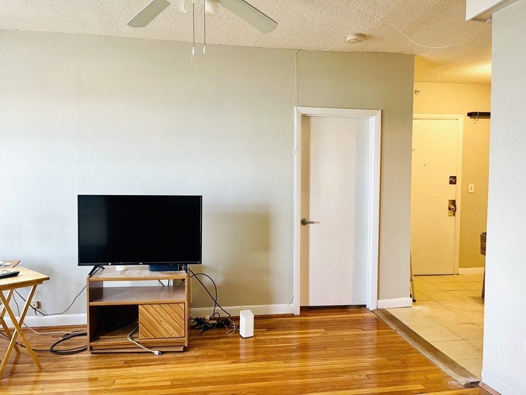 285 Lynn Shore Dr Unit: 207