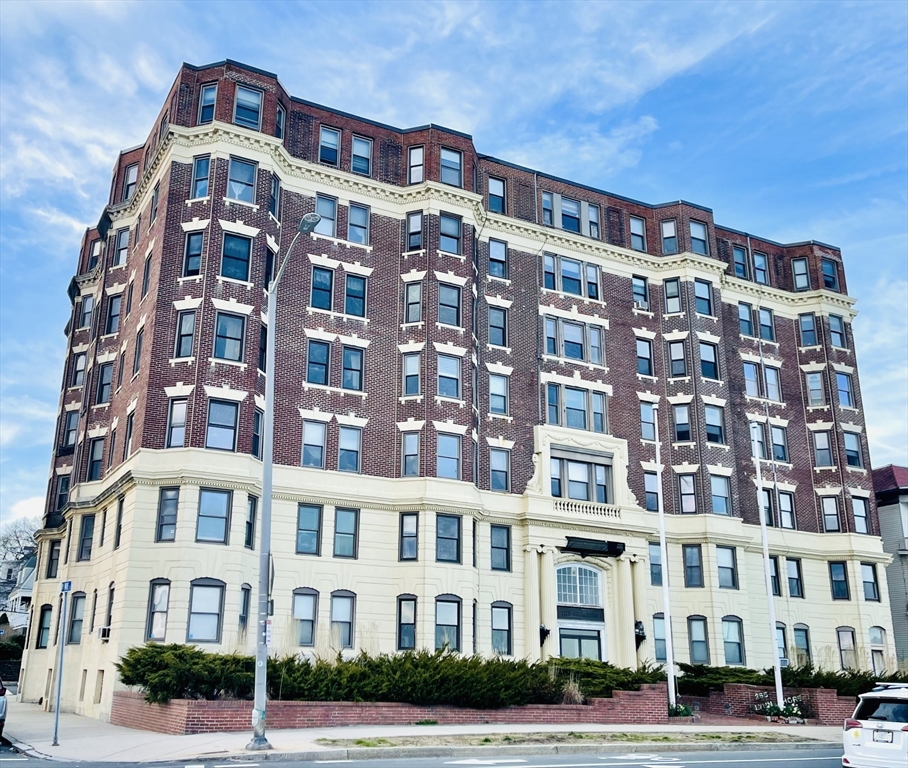 285 Lynn Shore Dr Unit: 207