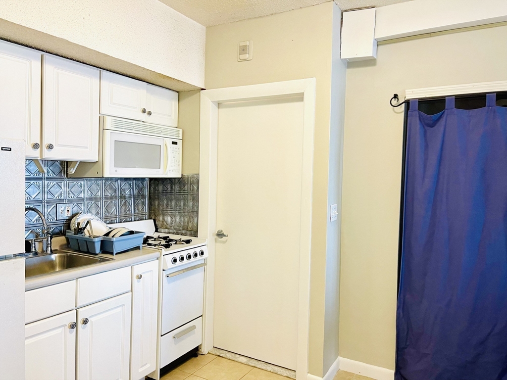 285 Lynn Shore Dr Unit: 207