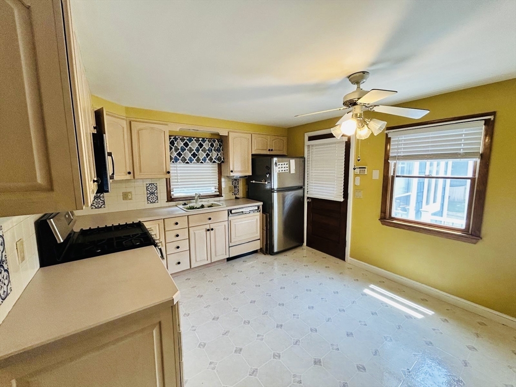 52 Westview Rd