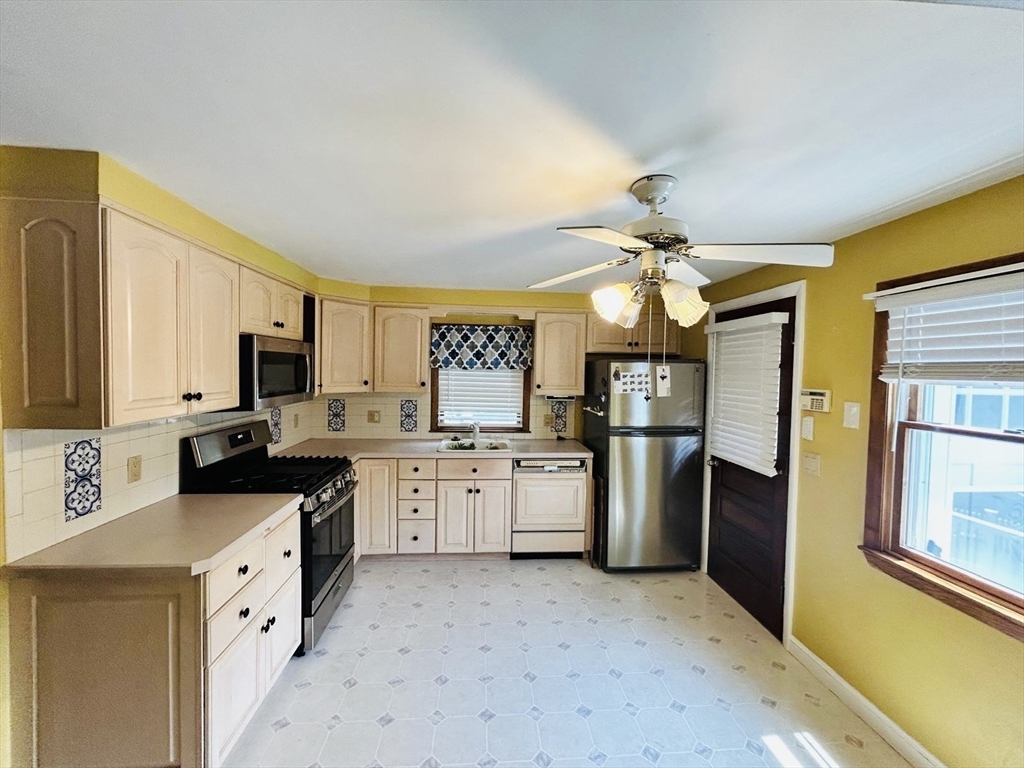 52 Westview Rd