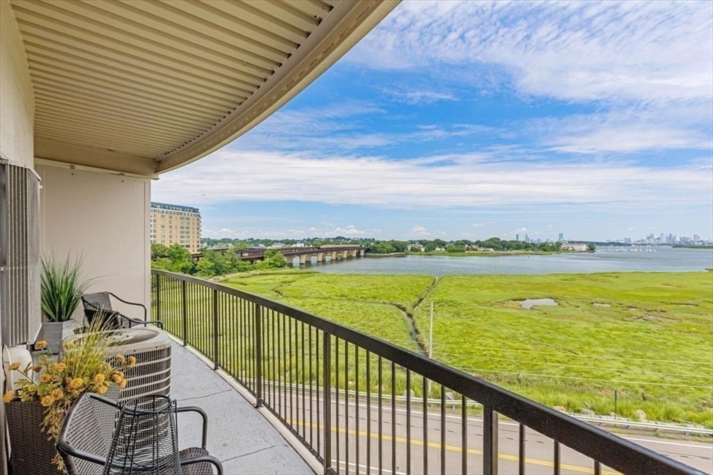 133 Commander Shea Blvd # 512
