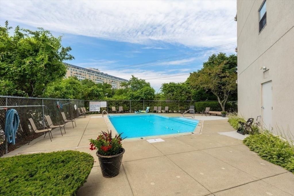 133 Commander Shea Blvd # 512