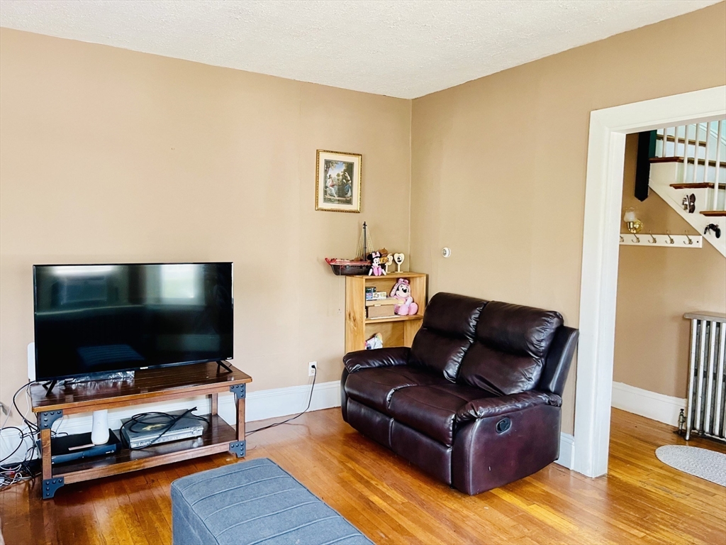 267 Calvary St
