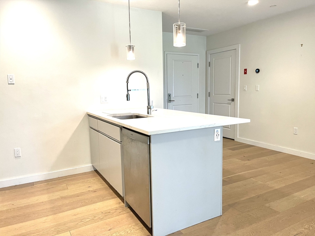 16 Boardman St # 202