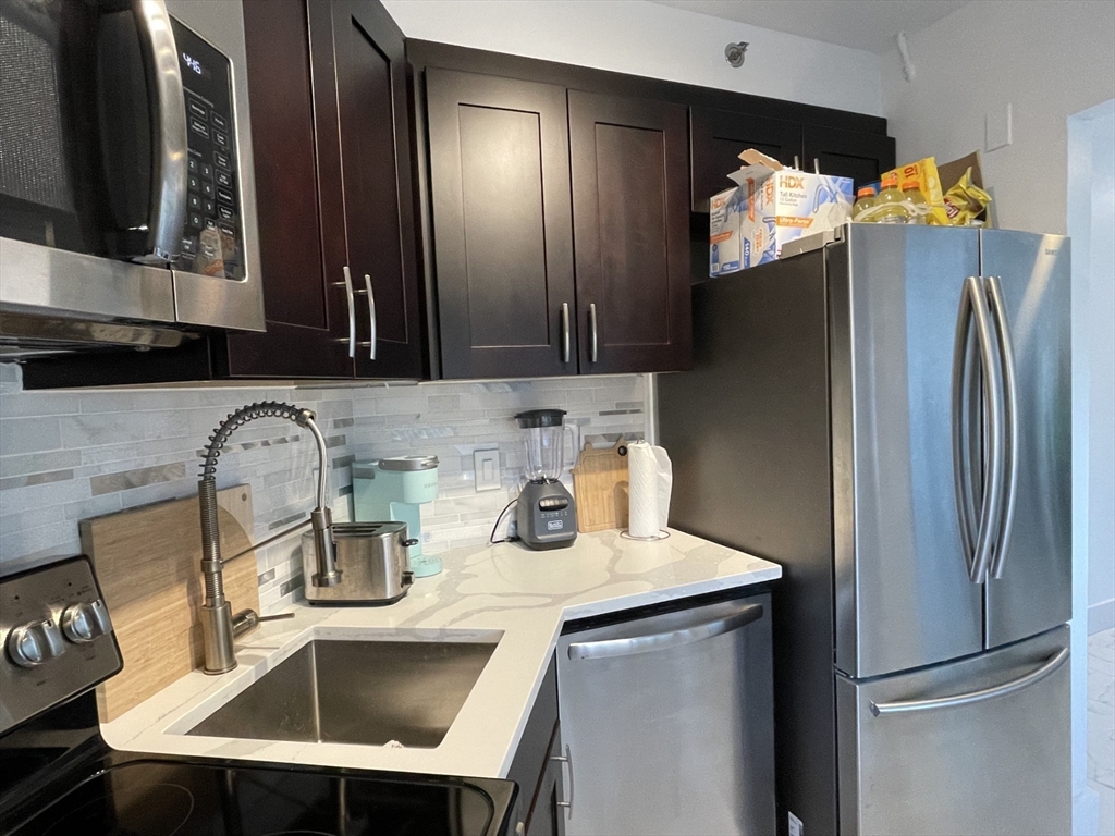 300 Lynn Shore Dr Unit: 612