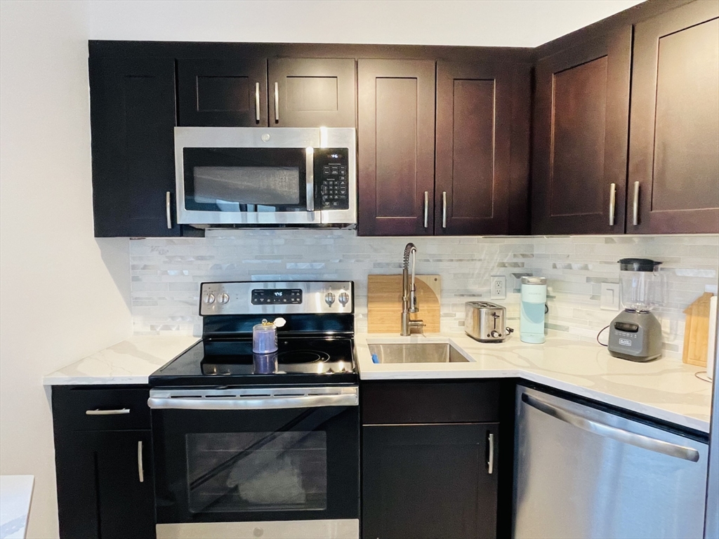 300 Lynn Shore Dr Unit: 612