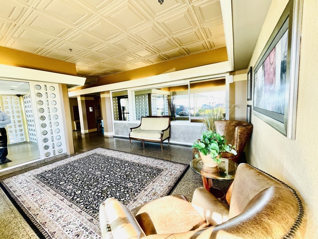 300 Lynn Shore Dr Unit: 612