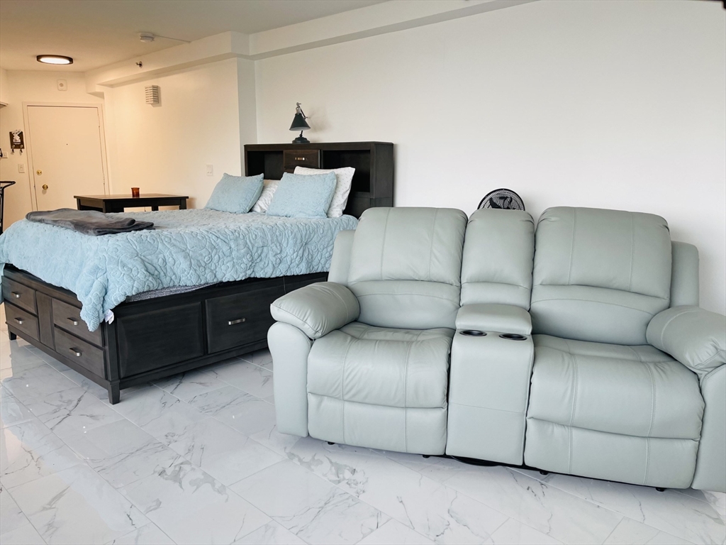 300 Lynn Shore Dr Unit: 612