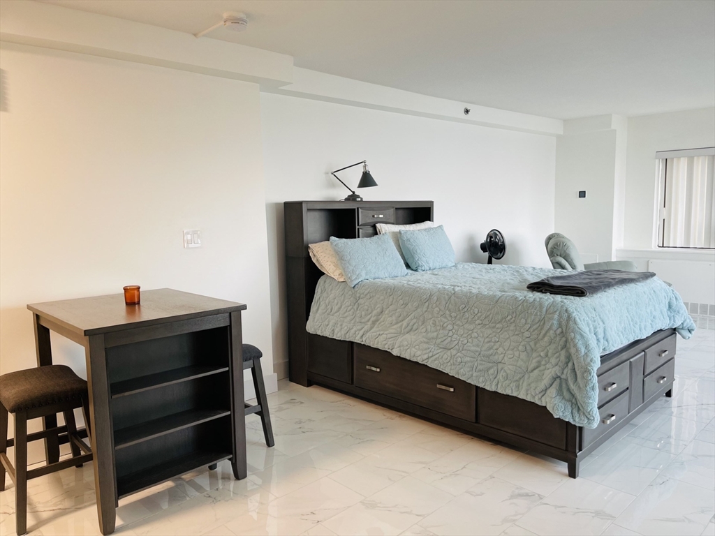300 Lynn Shore Dr Unit: 612