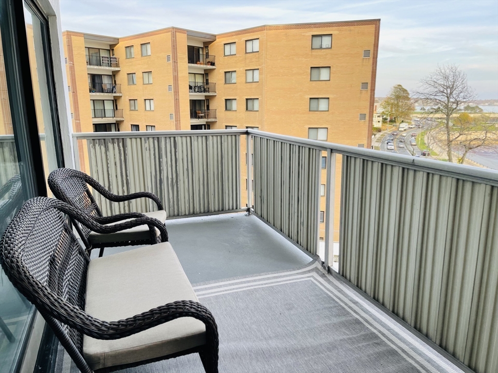 300 Lynn Shore Dr Unit: 612