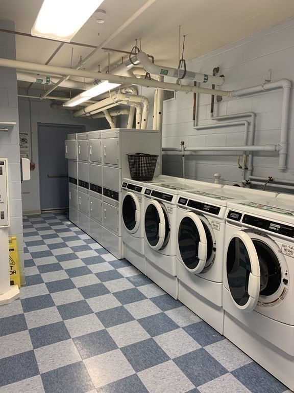300 Lynn Shore Dr Unit: 401