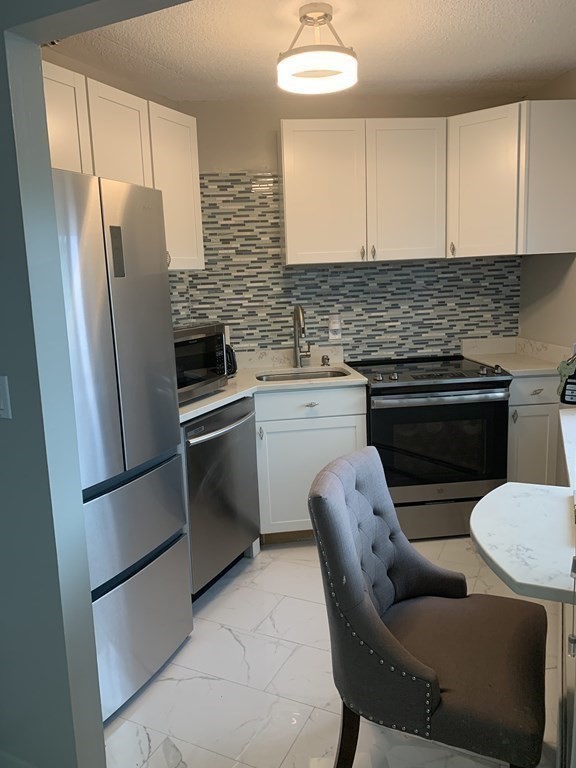 300 Lynn Shore Dr Unit: 401