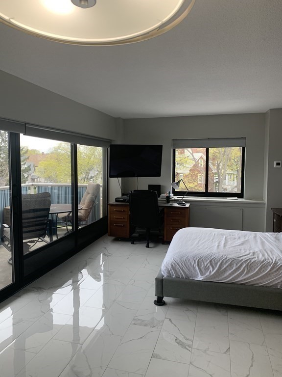 300 Lynn Shore Dr Unit: 401