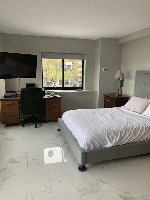 300 Lynn Shore Dr Unit: 401