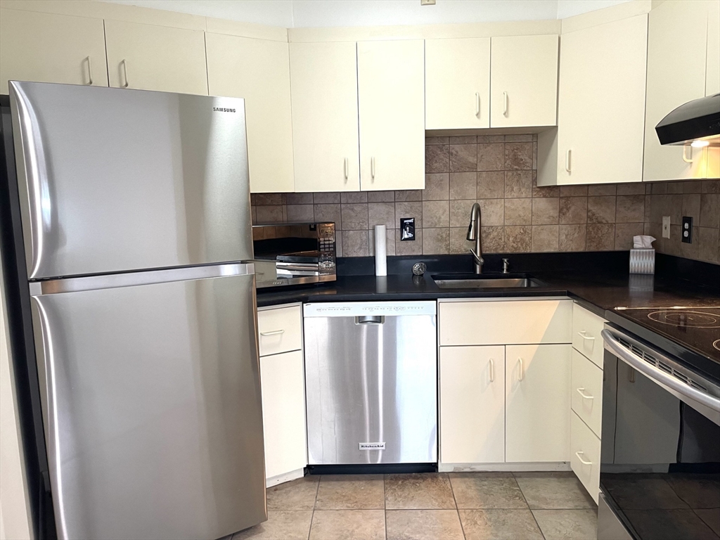 300 Lynn Shore Dr Unit: 603