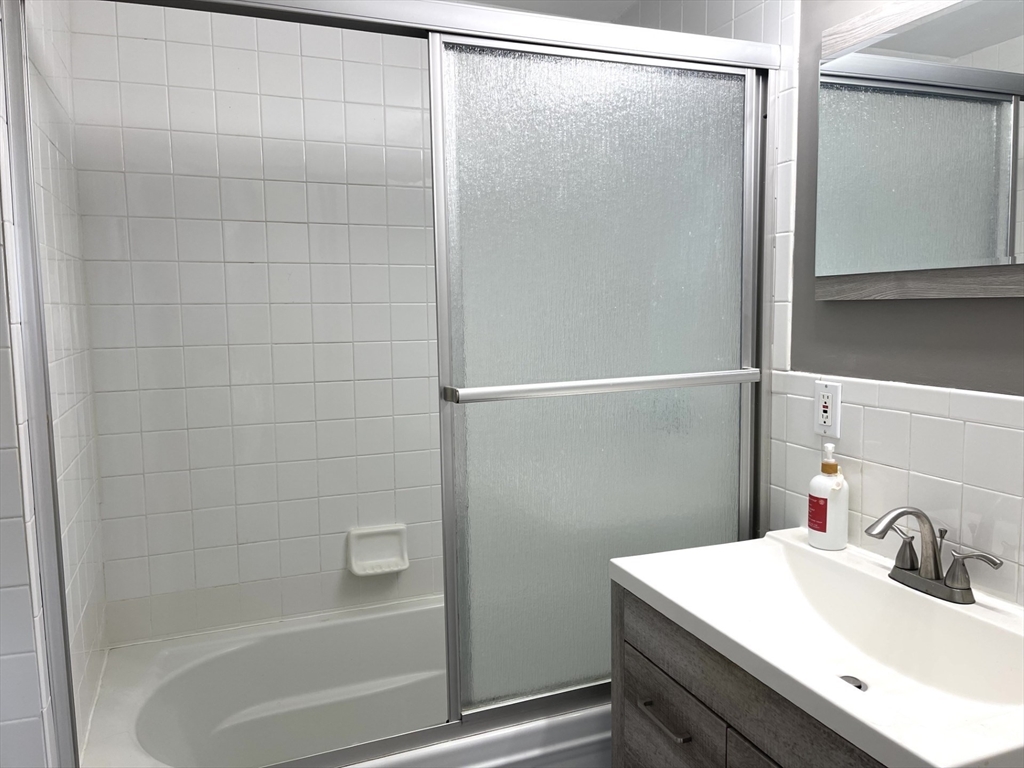 300 Lynn Shore Dr Unit: 603