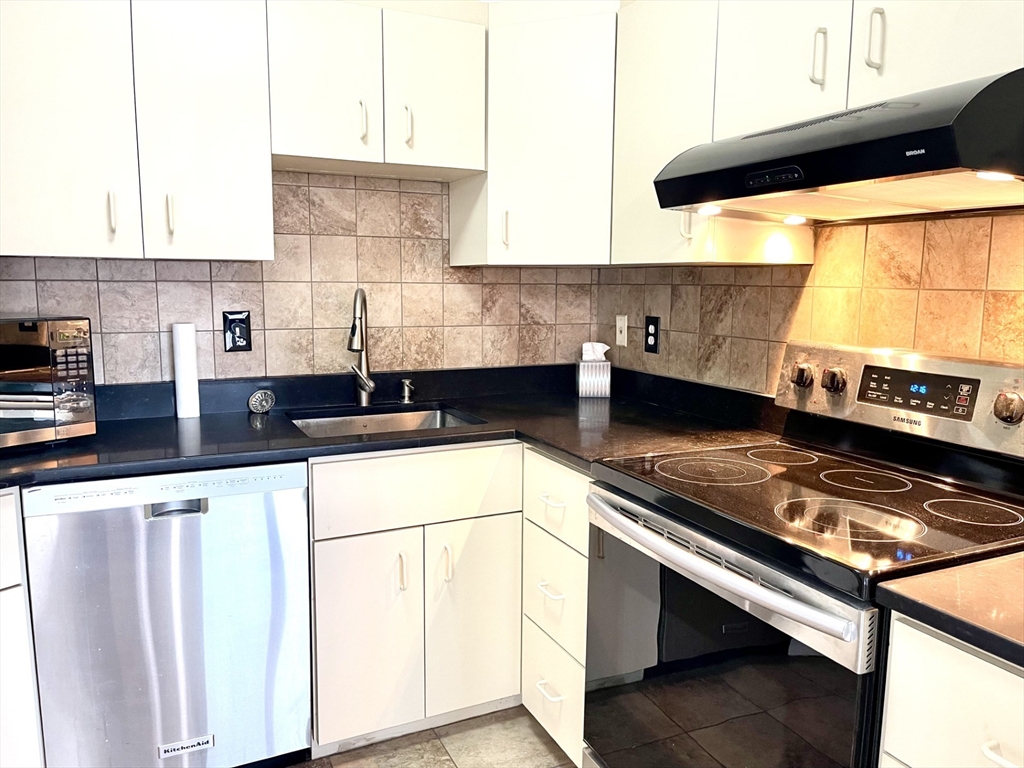300 Lynn Shore Dr Unit: 603