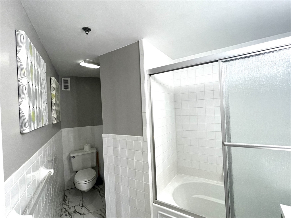 300 Lynn Shore Dr Unit: 603