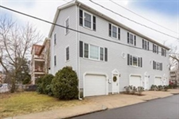 18 Plainfield St # 18