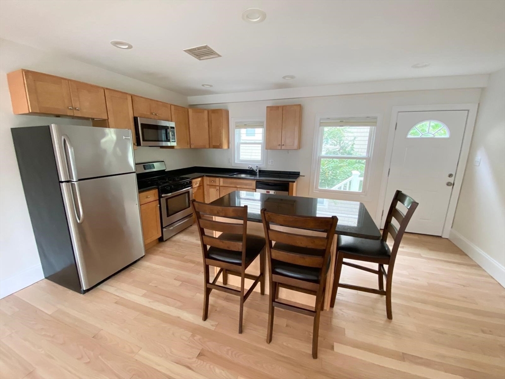 18 Plainfield St # 18
