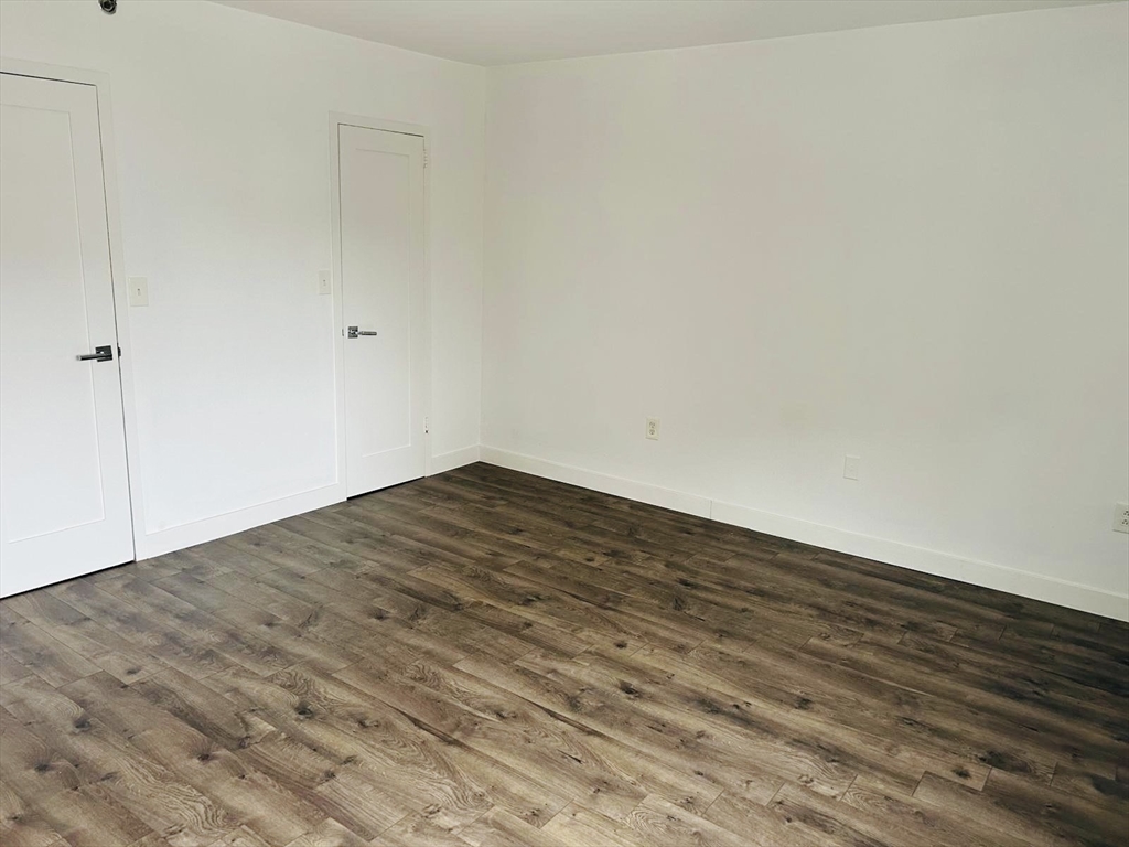 300 Lynn Shore Dr Unit: 408