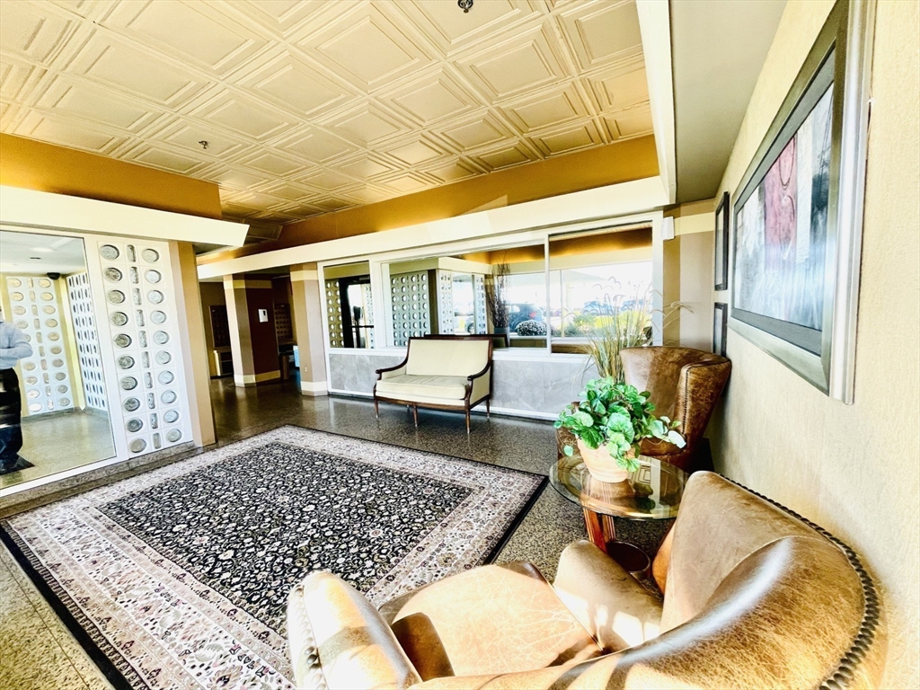 300 Lynn Shore Dr Unit: 408