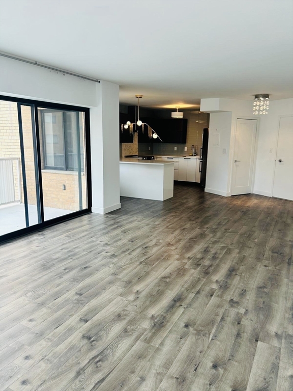 300 Lynn Shore Dr Unit: 408