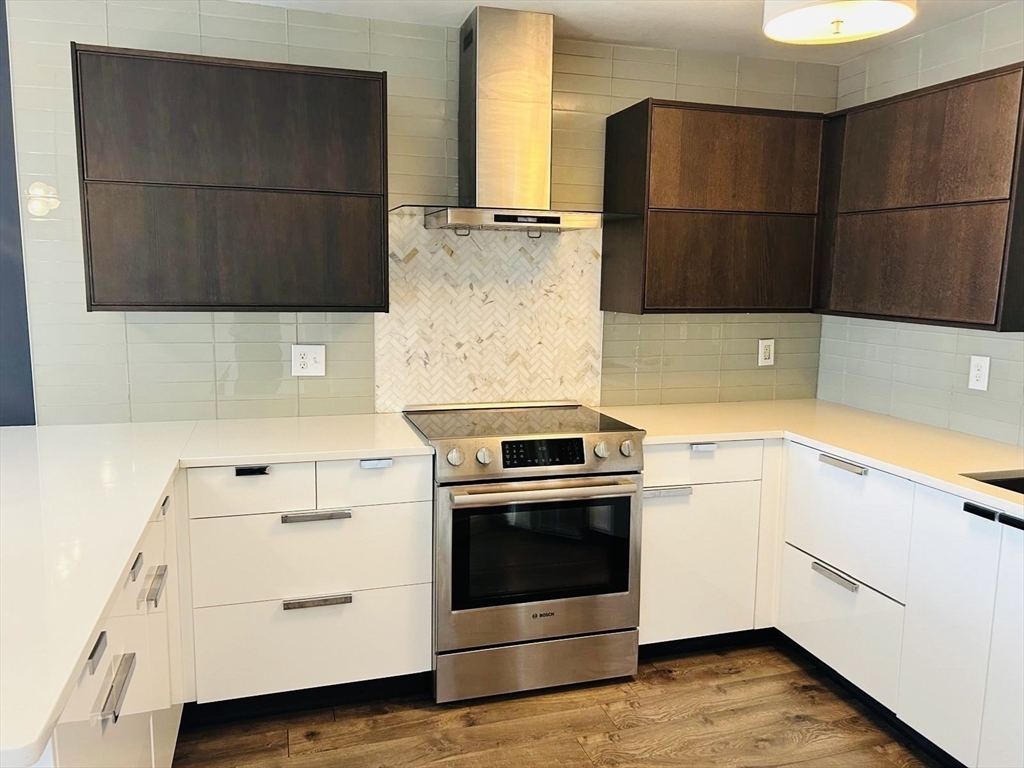 300 Lynn Shore Dr Unit: 408