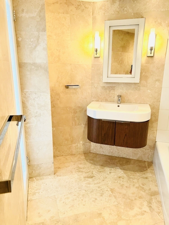 300 Lynn Shore Dr Unit: 408
