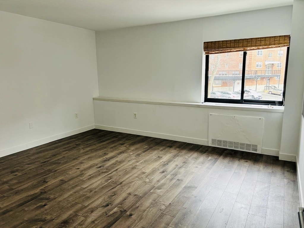 300 Lynn Shore Dr Unit: 408